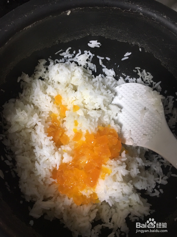 毫无压力做咸蛋芥菜炒饭