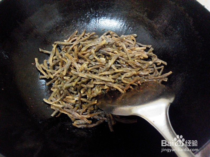 肉丝干豆角的做法。