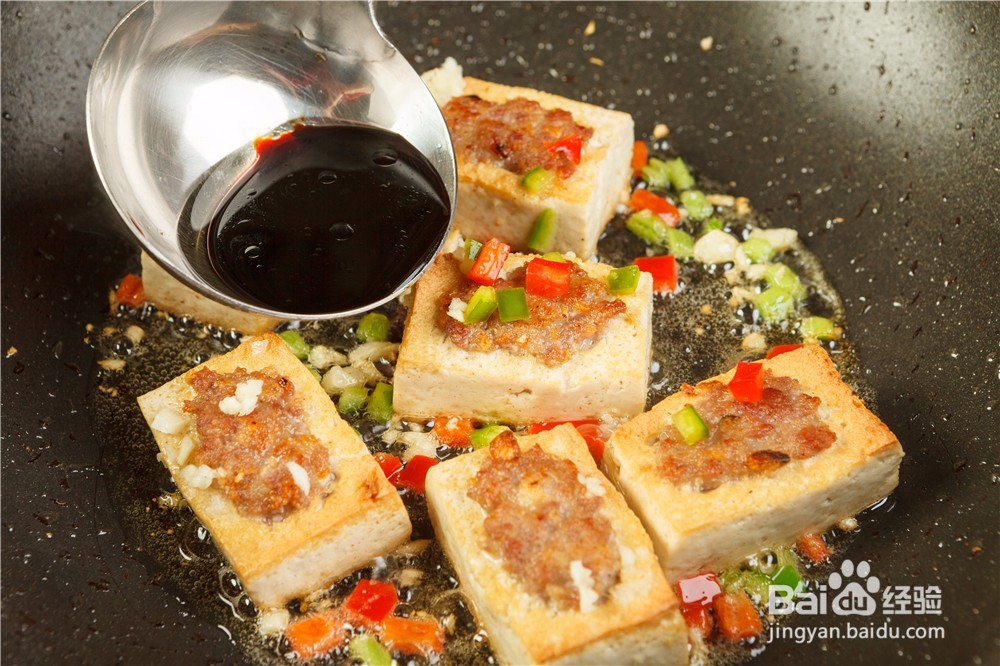 逛食记丨美食圈中的黄金CP——客家酿豆腐