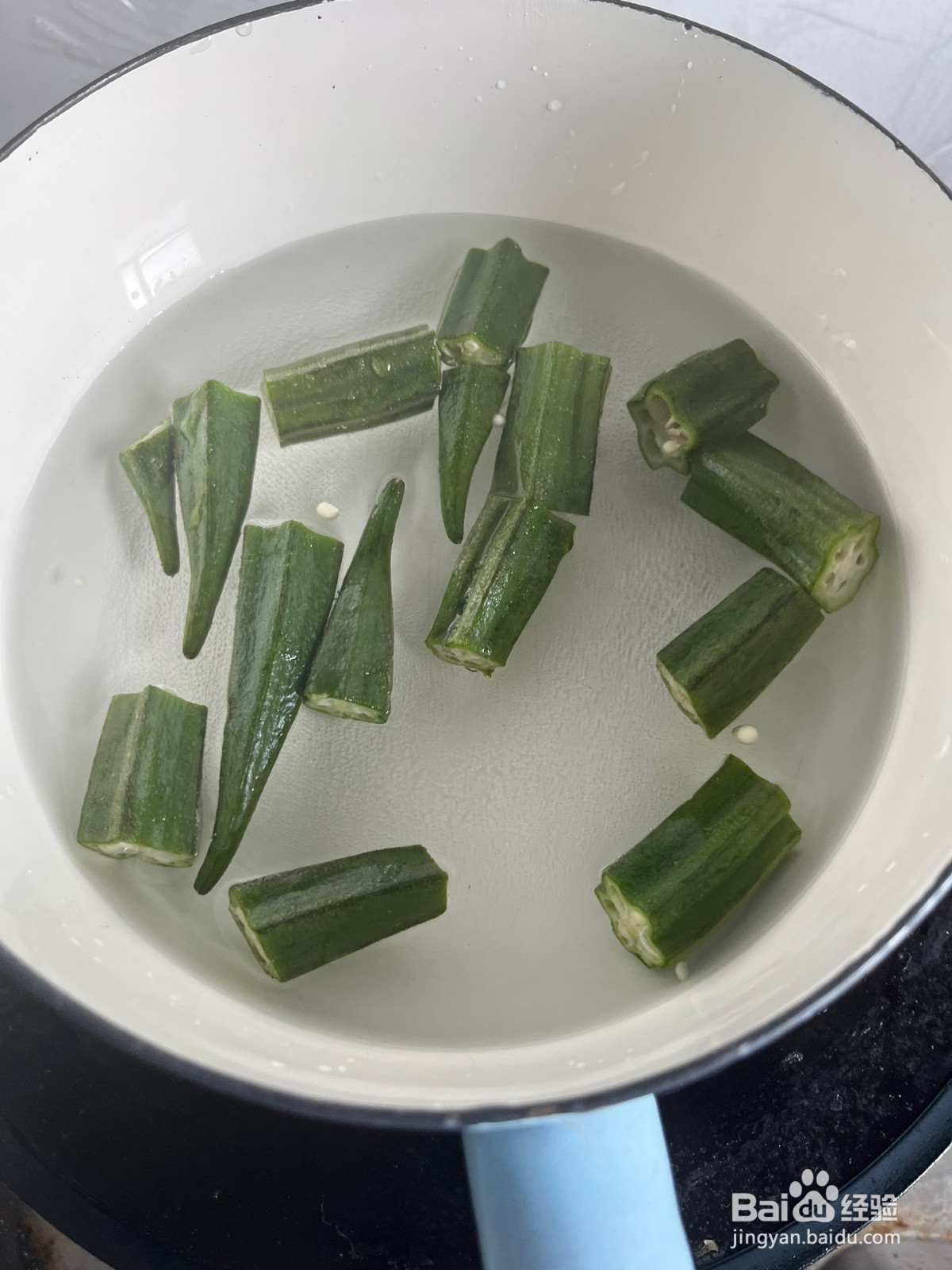 鲜虾秋葵暖沙拉的做法