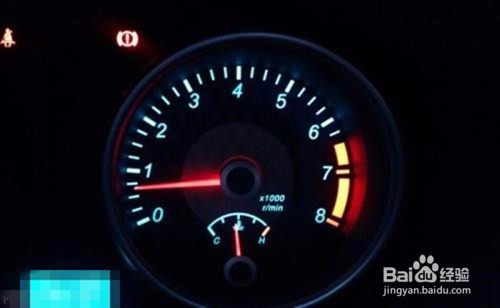 测试机油压力前要检查哪些项目？