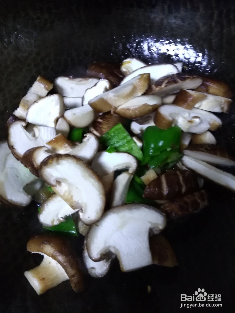 五花肉炒香菇