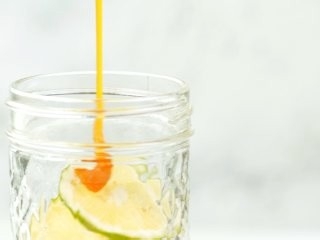 怎样做营养的百香果青柠冷泡茶