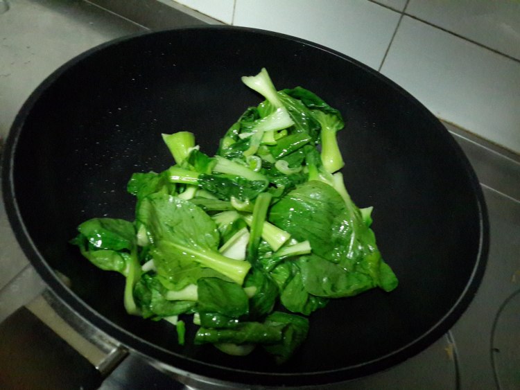 超美味的素炒油菜，每一口都是满满的幸福！