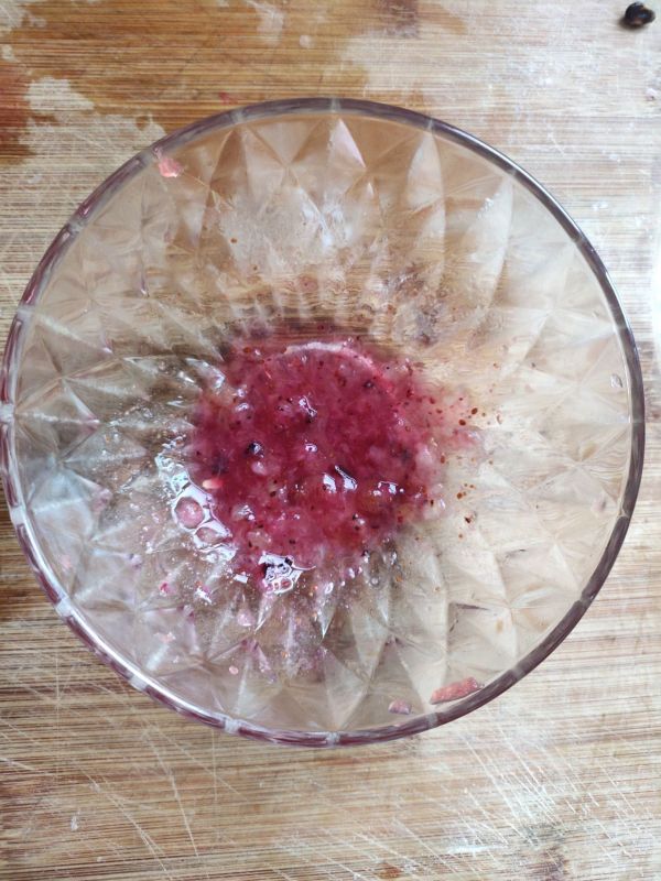 少女心莓桃多多气泡饮