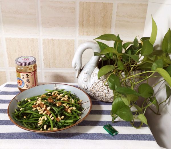 香辣豆乳拌茼蒿