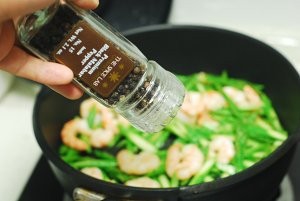 杏仁芦笋炒虾仁