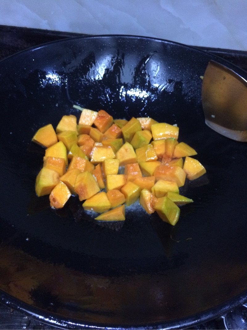 超级美味的南瓜炒肉，今天就来教你做