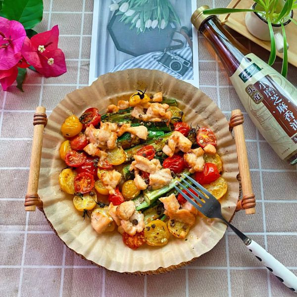 青花椒盐风味三文鱼蔬菜沙拉空气炸