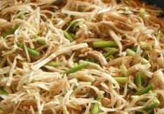 家庭自做蒜苔炒饼