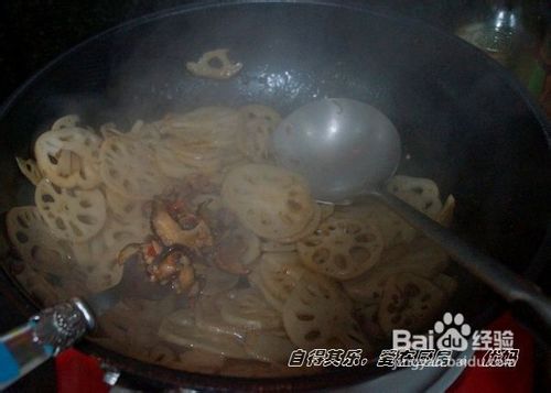 香辣入味干锅藕片的做法