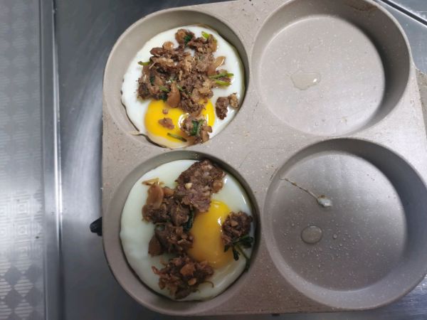 牛肉馅儿鸡蛋汉堡