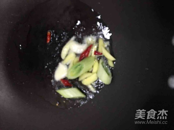 爆炒肥肠的做法