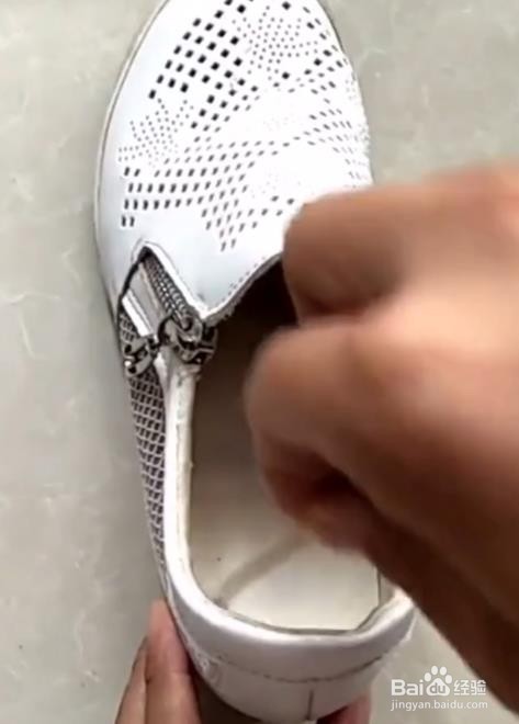 新买的鞋子磨脚怎么处理？