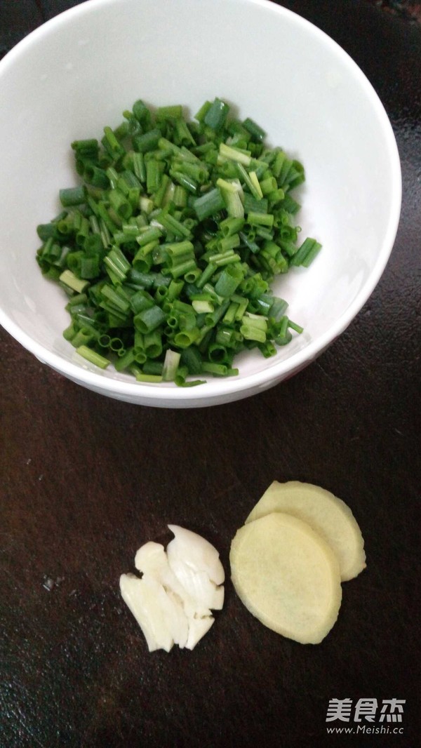 土豆烧排骨的做法