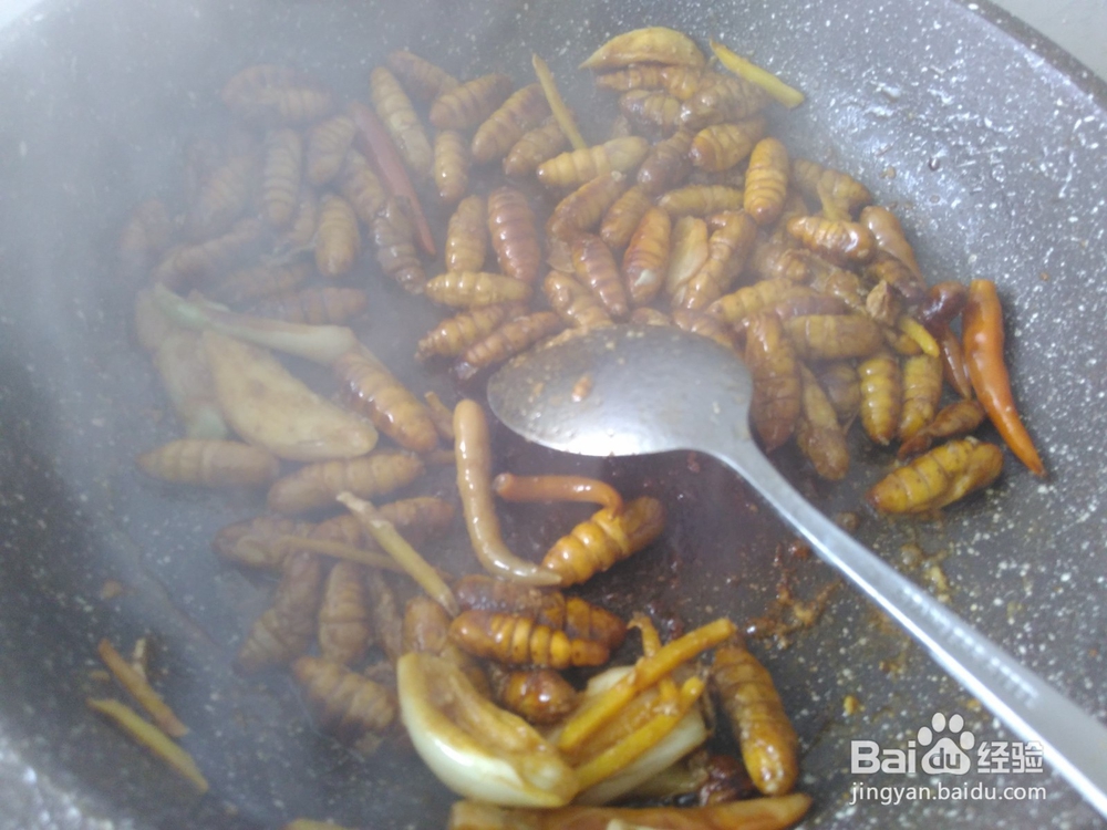 怎么做美味的香爆蚕蛹