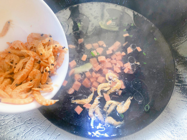 紫菜虾皮鸡蛋汤