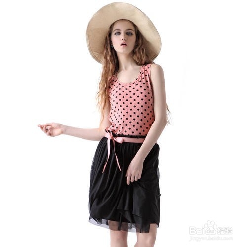 波点元素,女人经久不衰的穿搭技巧
