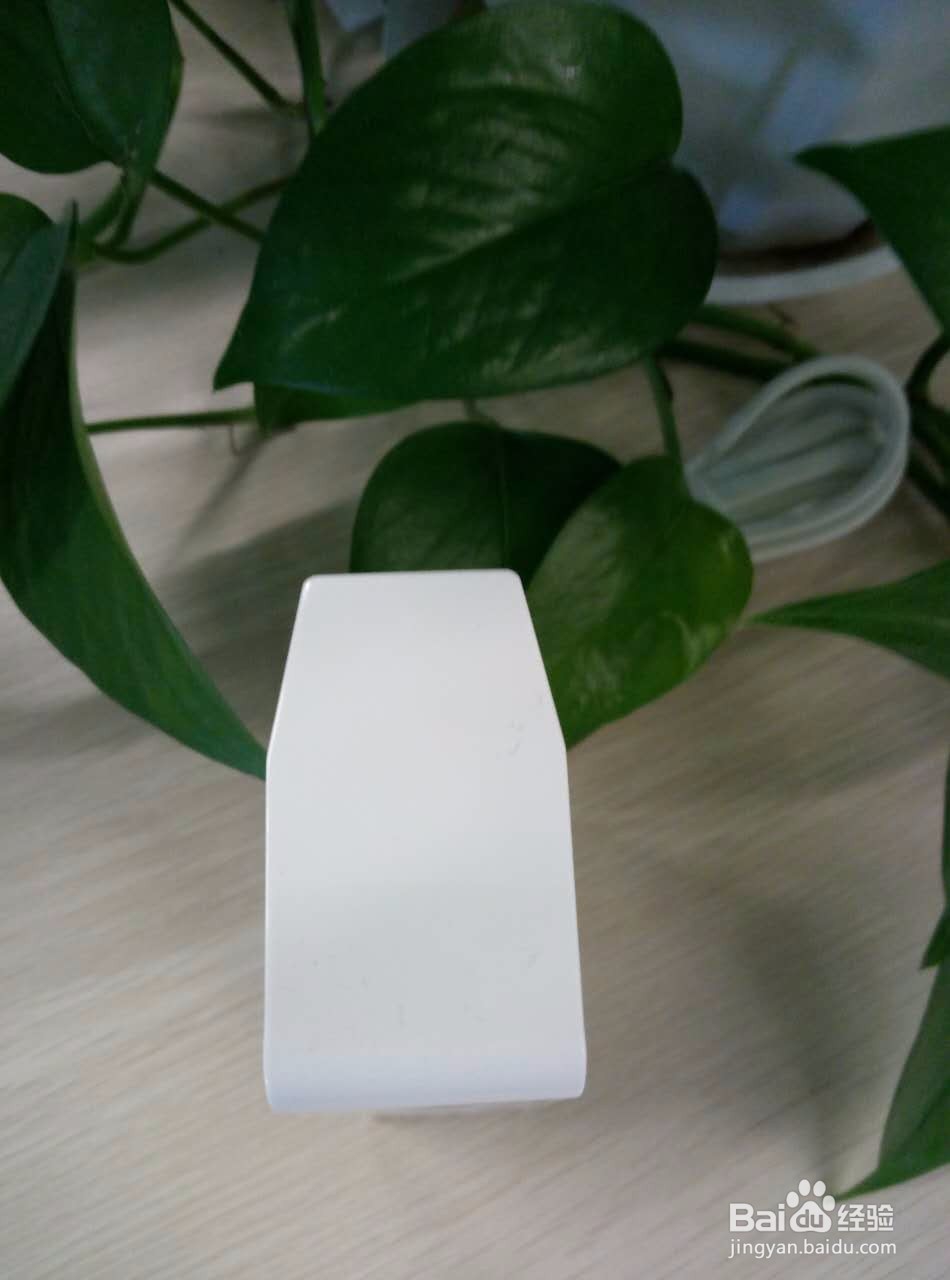 集合式充电小能手：明能灯塔充电器评测