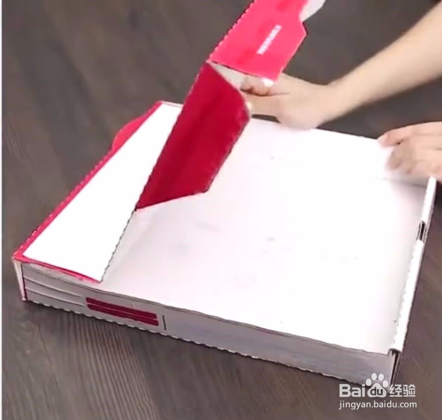 披萨盒也有大用处，披萨盒秒变临时画架！