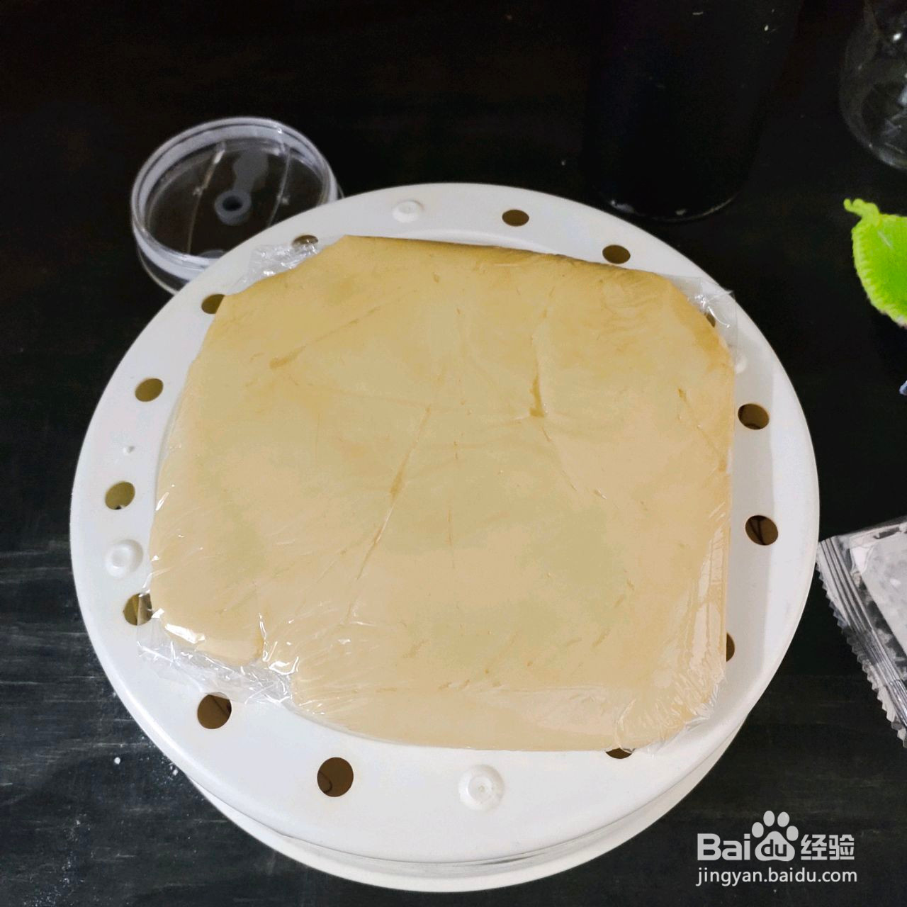 莲蓉蛋黄月饼的做法