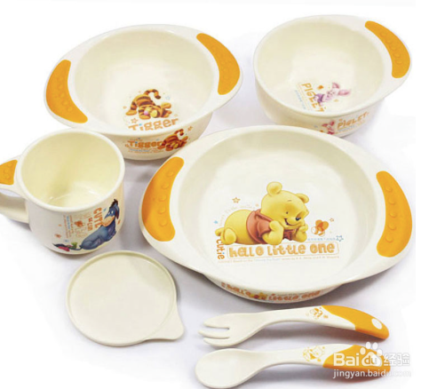 带小宝宝出行,应该带些什么呢?