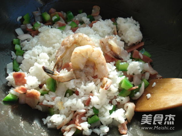 微波鲜虾焗饭