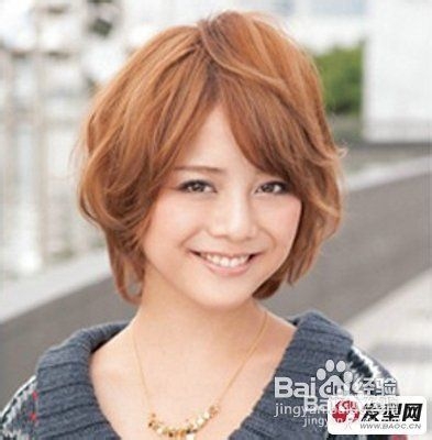 2013最新修颜瘦脸的短发美女发型图解