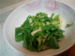 松茸炒青椒的做法