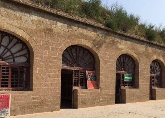 我追寻延安用比喻的修辞手法扩写句子