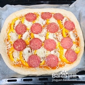怎么做美味的萨拉米香肠披萨