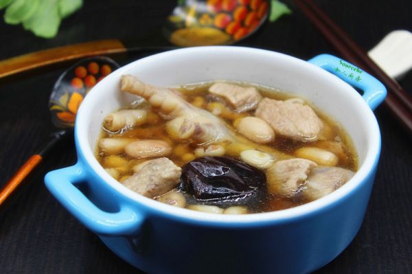 眉豆花生煲鸡爪