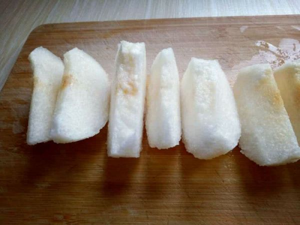 冰糖红枣银耳雪梨汤