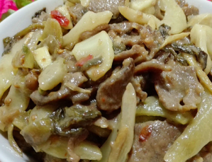 酸菜炒牛肉的做法