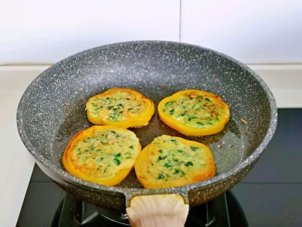 甜椒豆苗鸡蛋饼