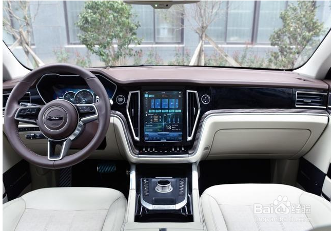 自动泊车抬头显示、电动踏板电吸门、全液晶仪表