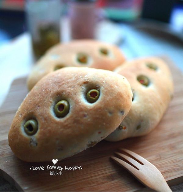 橄榄全麦素面包