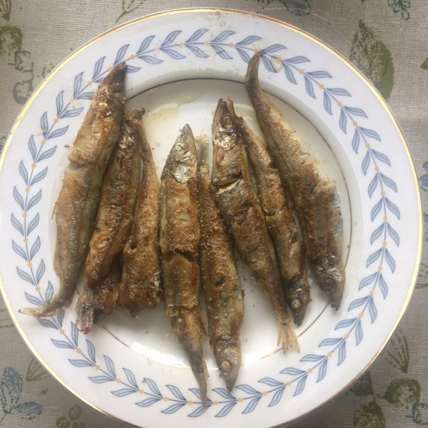 香煎多春鱼简单营养价值高