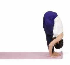 教你几个瑜伽动作瘦成小蛮腰