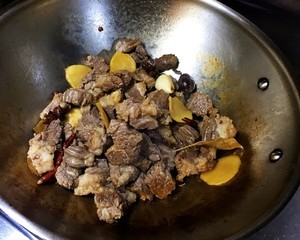 炆牛白腩的做法