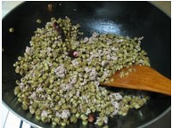 怎样自制肉末酸豇豆