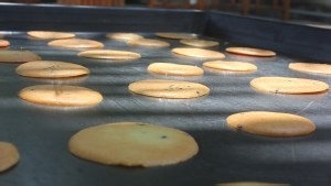 如何制作美味好吃的芝麻薄脆