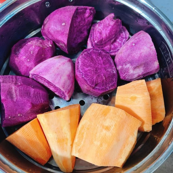 夏日甜点三色芋圆红豆椰奶