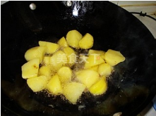 土豆烧鸭子的家常做法