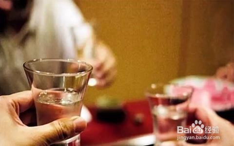 喝酒前吃什么不容易醉