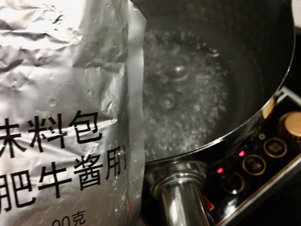 酸汤猪肉金针菇