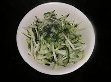 笕兰拌黄瓜丝