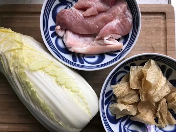 白菜腐皮炖五花肉