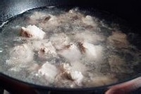 小火慢炖红烧排骨