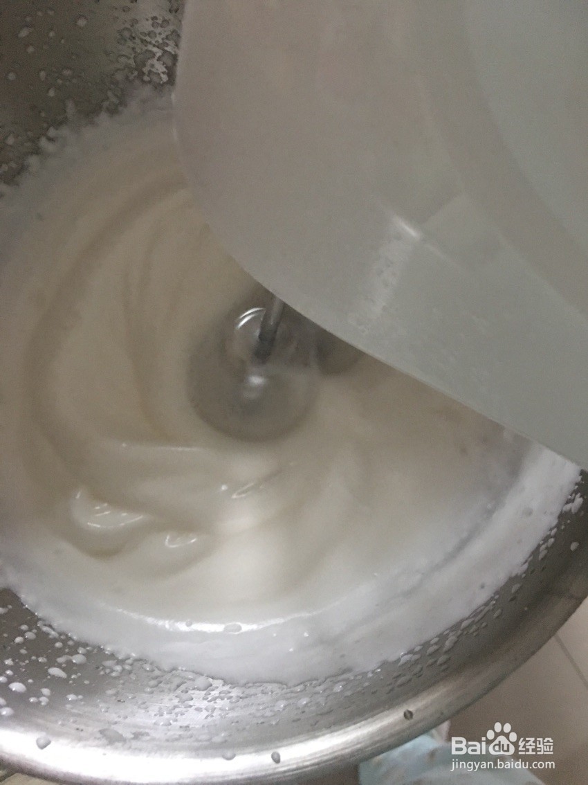 蔓越莓戚风纸杯蛋糕